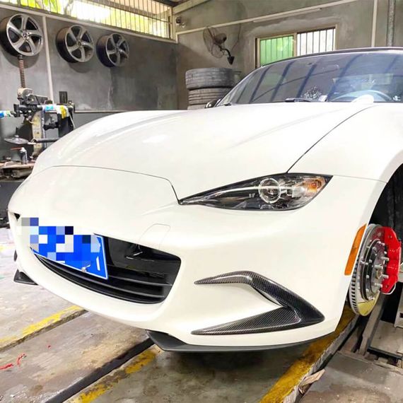 Накладки на передній бампер (2022-2025, Карбон) для Mazda MX-5 2014- рр | Зображення 1