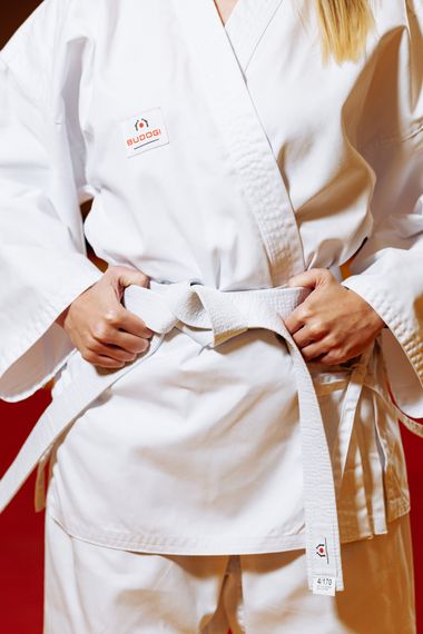 Біле кімоно для дівчат/жінок, айкідо, TM BUDOGI, зріст 190 см, щільність 240 гр/м.кв. | Зображення 1