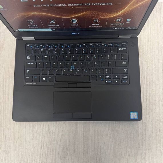Ноутбук Б-класс Dell Latitude E5470 / 14" (1920x1080) IPS / Intel Core i5-6300U (2 (4) ядра по 2.4 - 3.0 GHz) / 8 GB DDR4 / 256 GB SSD / Intel HD Graphics 520 / WebCam б/у | Зображення 2