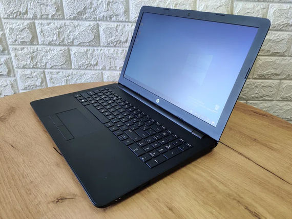 Ноутбук HP 15-bv633ur/15.6"HD/AMD A6 9220/4Gb/HDD500Gb/AMD Radeon R4 | Зображення 1