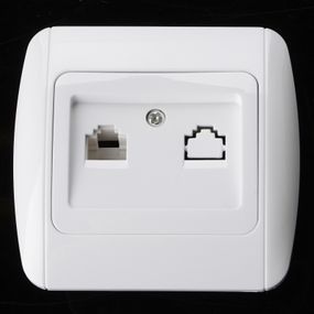 Розетка компьютерная белая MB-1PC wh