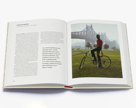Фотоискусство книга по фотографии Дэвид Кампани David Campany "On Photographs" подарочные книги для фотографов | Зображення 2