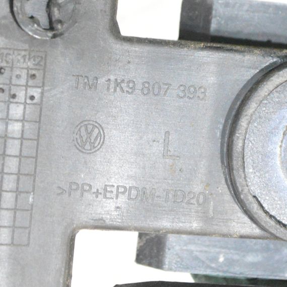 Направляюча заднього бампера ліва Volkswagen Golf V 2003-2009 універсал Кронштейн бампера задній лівий Фольксваген 1K9807393 | Зображення 4