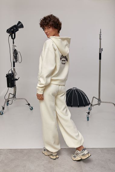 Спортивний костюм вільного фасону з написами - кремовий цвет, S (є розміри) | Зображення 1