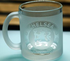 Скляна чашка 320 мл ФК  Челси Chelsea з гравіюванням подарунок для фаната  футбольна кружка