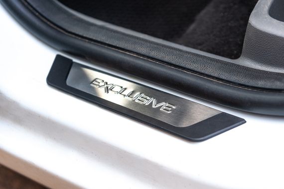 Накладки на пороги (Flexill, 4шт) Exclusive для Ford Focus II 2008-2011 рр | Зображення 2