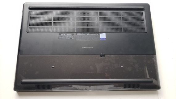 Мобільна робоча станціяDell Precision 7730 / 17.3" (1920x1080) IPS / Intel Core i7-8750H (6 (12) ядер по 2.2 - 4.1 GHz) / 32 GB DDR4 / 512 GB SSD M.2 / AMD Radeon Pro WX 4150, 4 GB GDDR5, 128-bit / WebCam б/в | Зображення 7