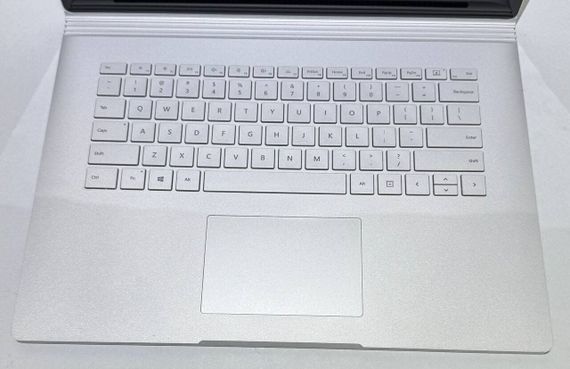 Ноутбук Microsoft Surface Book 2 / 15" (3240x2160) IPS Touch / Intel Core i7-8650U (4 (8) ядра по 1.9 - 4.2 GHz) / 16 GB DDR3 / 256 GB SSD / nVidia GeForce GTX 1060, 6 GB GDDR5, 192-bit / WebCam б/у | Зображення 2