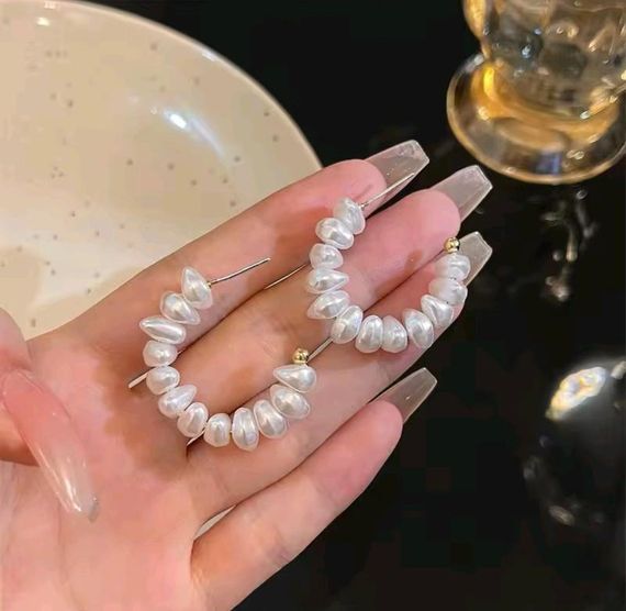 Сережки-півкільця з перлинами, сережки з перлинками, сережки з перлами, сережки з перлинами | Зображення 1