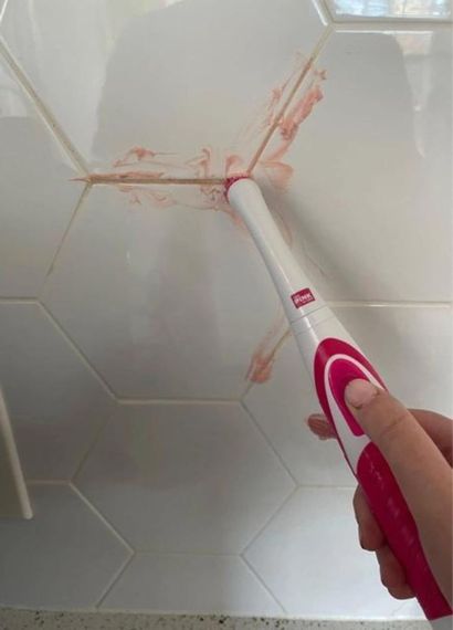 Набор для уборки The Pink Stuff The Miracle Scrubber Kit электрическая щетка + 4 насадки | Зображення 2