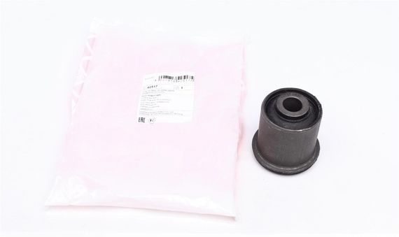 Сайлентблок важеля переднього зверху Nissan Navara 2.5D 01- 42517