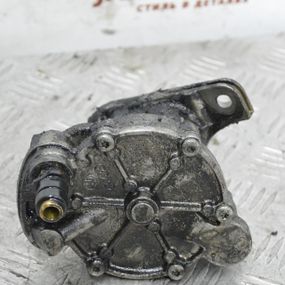 Вакуумний насос 2.5 TDI Volkswagen Transporter T4 1990-2003 Насос вакуумний Фольксваген т4 074145100A