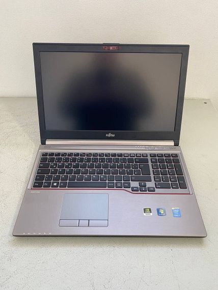 Мобильная рабочая станция Fujitsu Celsius H730 / 15.6" (1920x1080) IPS / Intel Core i7-4800MQ (4 (8) ядра по 2.7 - 3.7 GHz) / 16 GB DDR3 / 128 GB SSD / nVidia Quadro K1100M, 2 GB GDDR5, 128-bit / WebCam / DVD-ROM б/у | Зображення 1