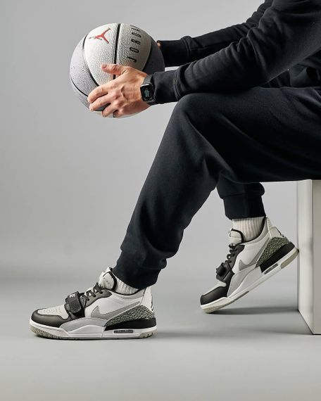 Кроссовки  Air Jordan Legacy 312 Low M Grey White Black , Вьетнам A1385 44 28 | Зображення 4