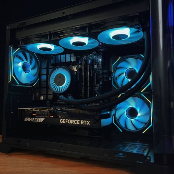 Збірка на замовлення: ігровий ПК GameMax Hype-M Black Tower / AMD Ryzen 7 7800X3D (8 (16) ядер по 4,2 - 5,0 ГГц) / 32 ГБ DDR5 / 1000 ГБ SSD M.2 / nVidia GeForce RTX 5070, 12 ГБ GDDR7, 192-bit / 750W | Зображення 4