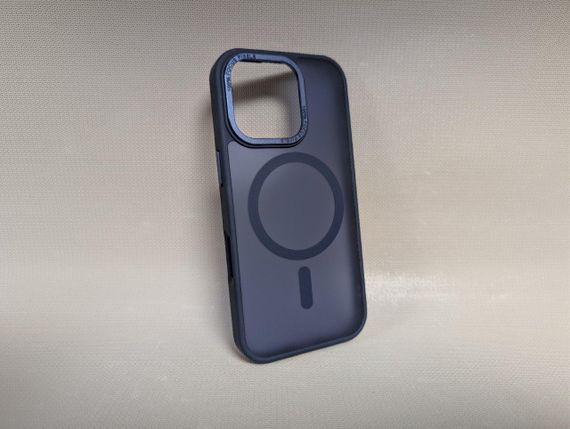 Чехол для iPhone 16 Pro / Айфон 16 Про, GUARD MATTE, противоударный, Soft Touch, с MagSafe, синий