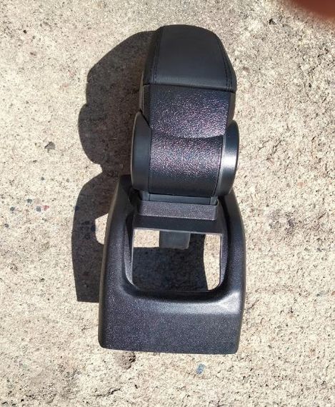 Ford Focus Mk2 04-11 підлокітник чорна штучна шкіра + монтажний комплект | Зображення 2