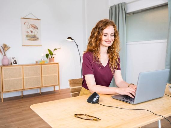 Вертикальная мышь Trust Bayo эргономичная проводная 6 кнопок, 800–4200 DPI, USB 1,5 м, для ноутбука ПК черная | Зображення 1