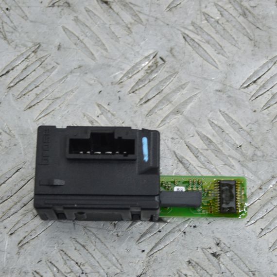 Блок керування склопідйомником задніх правих дверей Renault Laguna III 2007-2015 Рено Лагуна 3 970092104