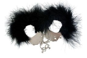 Наручники металлические Adrien Lastic Handcuffs Black с черной пушистой отделкой Sex Aura