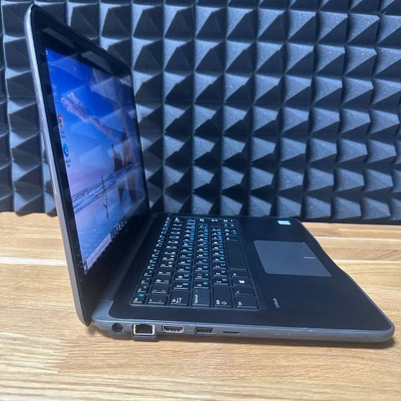 Ультрабук Б-клас Dell Latitude 13 3380 / 13.3" (1366x768) TN Touch / Intel Core i3-6006U (2 (4) ядра по 2.0 GHz) / 8 GB DDR4 / 128 GB SSD / Intel HD Graphics 520 / WebCam б/в | Зображення 3