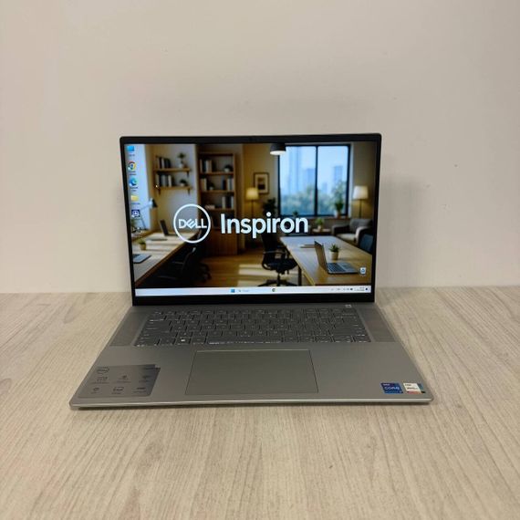 Ноутбук Б-класс Dell Inspiron 16 5620 / 16" (1920x1200) IPS / Intel Core i7-1255U (10 (12) ядер по 1.7 - 4.7 GHz) / 16 GB DDR4 / 1000 GB SSD / Intel Iris Xe Graphics / WebCam б/у | Зображення 1