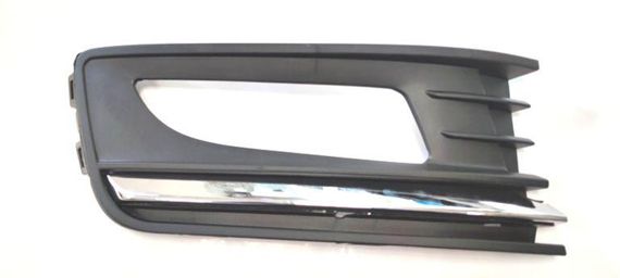 Решітка бампера права (з відп. + хром молдинг) VW Polo '15- седан FP 7433 914