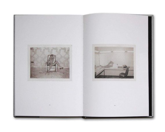 Найкращі фотографи світу книга з роботами Гі Бурдена Guy Bourdin "Polaroids" фотомистецтво книги з ілюстраціями | Зображення 3