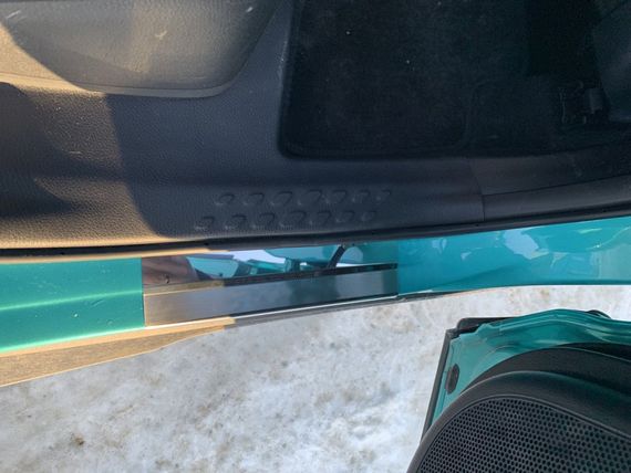 Накладки на пороги Натанико (4 шт., нерж.) Premium - стрічка 3М, 0.8 мм для Toyota C-HR | Зображення 3