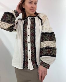 Женская вышиванка на пуговицах,  белая блуза с вышивкой