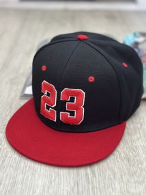Кепка снепбек (Snapback) N23 Чорний з червоним 56-61р (9101)