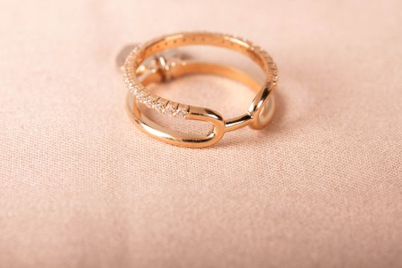 Кольцо из желтого и белого золота с сердечком 16 | Зображення 8