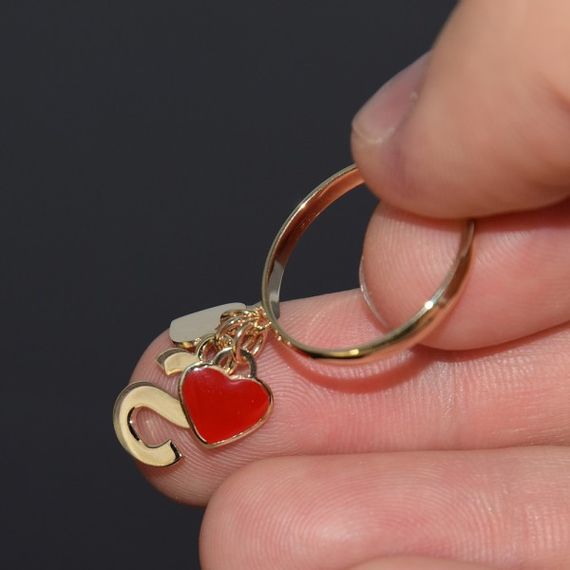 Кольцо из желтого золота с эмалью и буквой 19 | Зображення 1