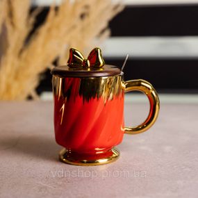 Новогодняя фарфоровая чашка "Золотой Вихрь" 450 мл с крышкой и ложкой Yiwu FM-23C