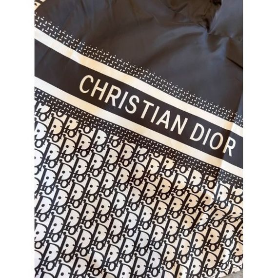 Брендовый дождевик для собак и котов Christian Dior c брендовой надписью на спине, с капюшоном, черный | Зображення 3