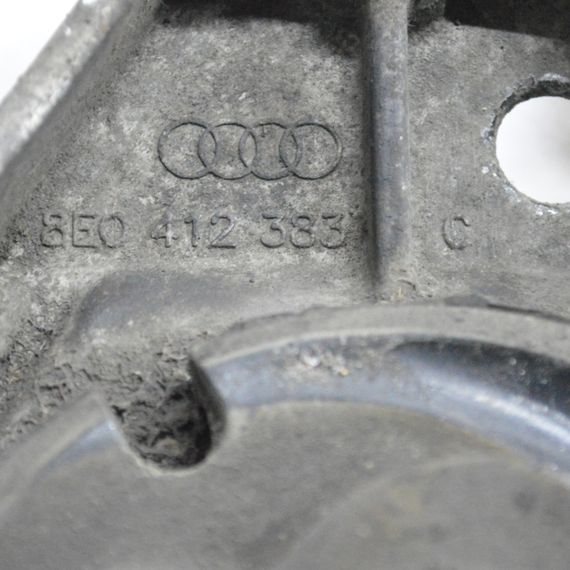 Опора амортизатора передня Audi A4 B7 кронштейн крепление стійки Ауді а4 б7 8E0412383C | Зображення 2