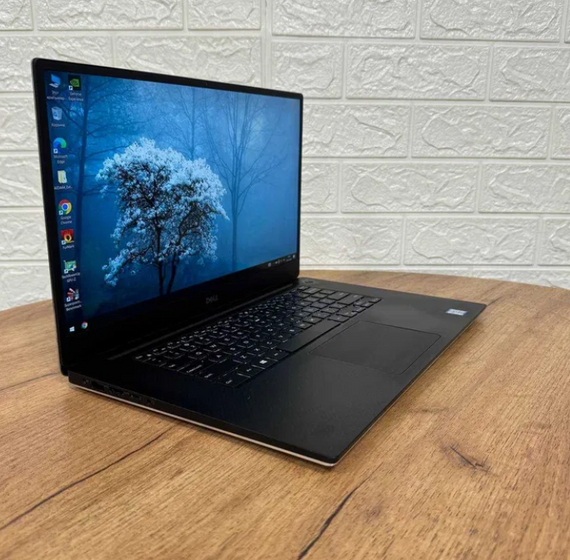 Ноутбук Dell XPS 9560 15.6" FHD IPS i5-7300HQ 8GB 256GB SSD GTX 1050 Б/В | Зображення 1