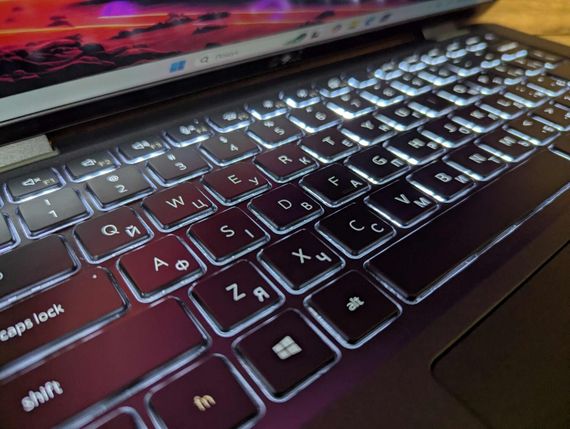 Ультрабук Б-клас Dell Latitude 7420 / 14" (1920x1080) IPS / Intel Core i7-1185G7 (4 (8) ядра по 3.0 - 4.8 GHz) / 16 GB DDR4 / 256 GB SSD / Intel Iris Xe Graphics / WebCam / USB Type-C / Windows 11 б/в + Подарунок Бездротова миша / USB | Зображення 7