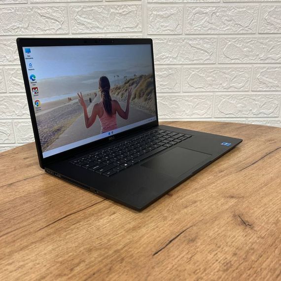 Ультрабук Б-класс Dell Latitude 7520 / 15.6" (1920x1080) IPS / Intel Core i5-1135G7 (4 (8) ядра по 2.4 - 4.2 GHz) / 8 GB DDR4 / 256 GB SSD / Intel Iris Xe Graphics / WebCam б/у | Зображення 3