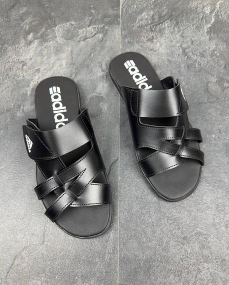 Шкіряні шльопанці Adidas колір чорний | Зображення 2