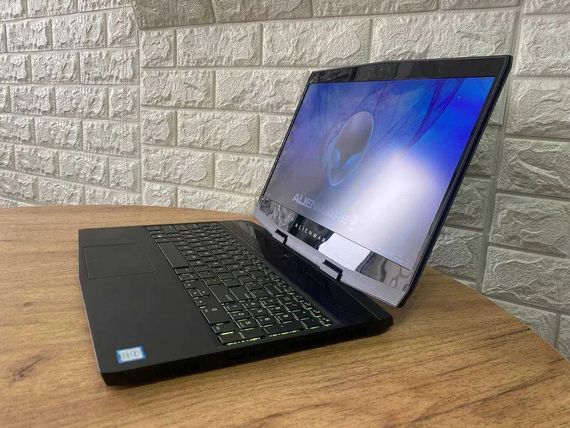 Ноутбук Alienware m15 15,6" FHD IPS 144Hz i7 8750H 16Gb SSD 512Gb RTX 2060 Б/В | Зображення 2