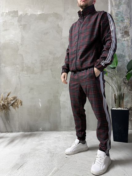 Костюм у клітинку