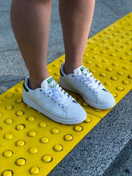 Жіночі кросівки Adidas Stan Smith білого кольору | Зображення 3