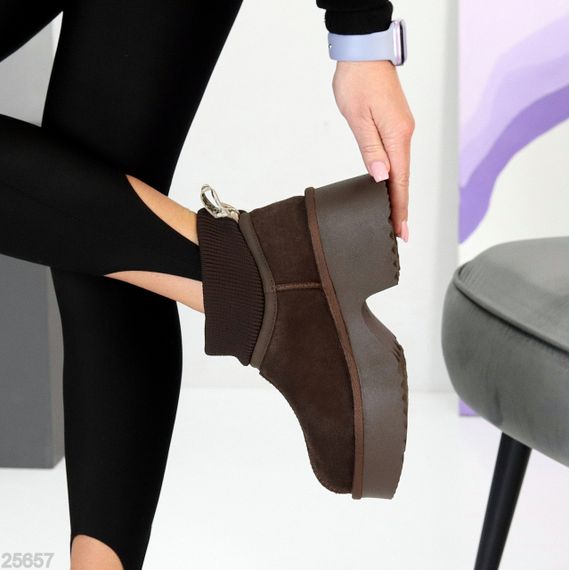 Модні замшеві уггі з манжетом на товстій підошві колір Шоколад | Зображення 7