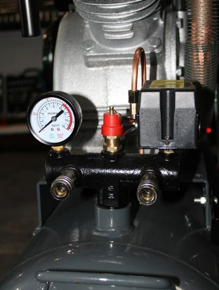 Поршневий повітряний компресор 120 л GTM KC2090A-120L ремінний | Зображення 3