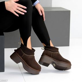 Модні замшеві уги з манжетом на товстій підошві колір Шоколад 40
