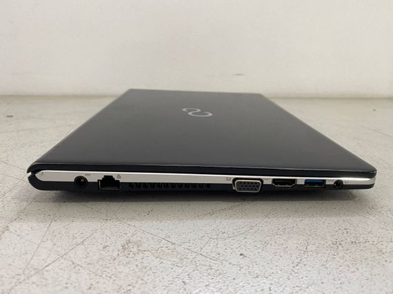 Ультрабук Б-класс Fujitsu LifeBook S936 / 13.3" (1920x1080) IPS / Intel Core i5-6200U (2 (4) ядра по 2.3 - 2.8 GHz) / 8 GB DDR4 / 128 GB SSD / Intel HD Graphics 520 / WebCam б/у | Зображення 4