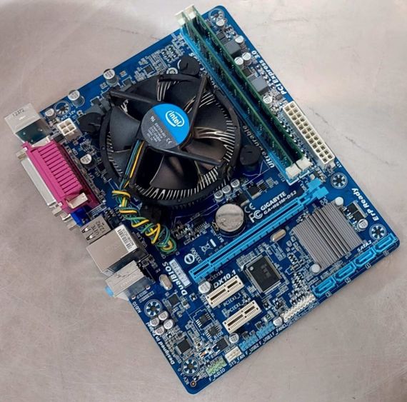 Комплект: Материнська плата Gigabyte GA-H61M-DS2 / Intel Core i5-3470 (4 ядра по 3.2 - 3.6 GHz) / 8 GB DDR3 / Intel HD Graphics 2500 / Socket LGA1155 / Кулер б/в | Зображення 3