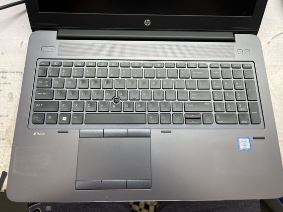 Мобильная рабочая станция Б-класс HP zBook 15 G3 / 15.6" (1920x1080) IPS / Intel Core i7-6820HQ (4 (8) ядра по 2.7 - 3.6 GHz) / 16 GB DDR4 / 480 GB SSD / nVidia Quadro M2000M, 4 GB GDDR5, 128-bit / WebCam б/у + Подарок Беспроводная мышь HOCO GM28 | Зображення 5