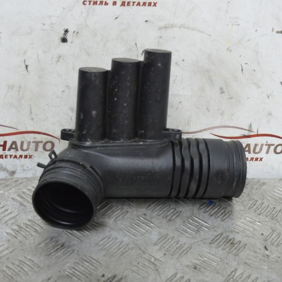 Патрубок повітряного фільтра Volkswagen Golf VII 2012-2020 Фланець повітряного гону Фольксваген Гольф 04E129651C